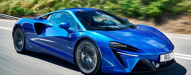McLaren Artura 2023 – гибридный суперкар нового поколения